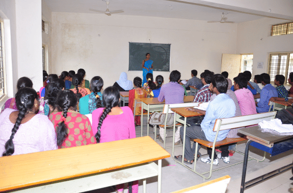 K V K College Of Pharmacy Hyderabad Labs Infrastructure photo 7